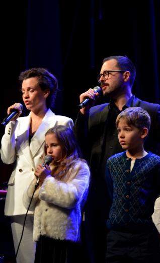 Rodzina Pospieszalskich swoim kolędowaniem zachwyciła Siedlczan