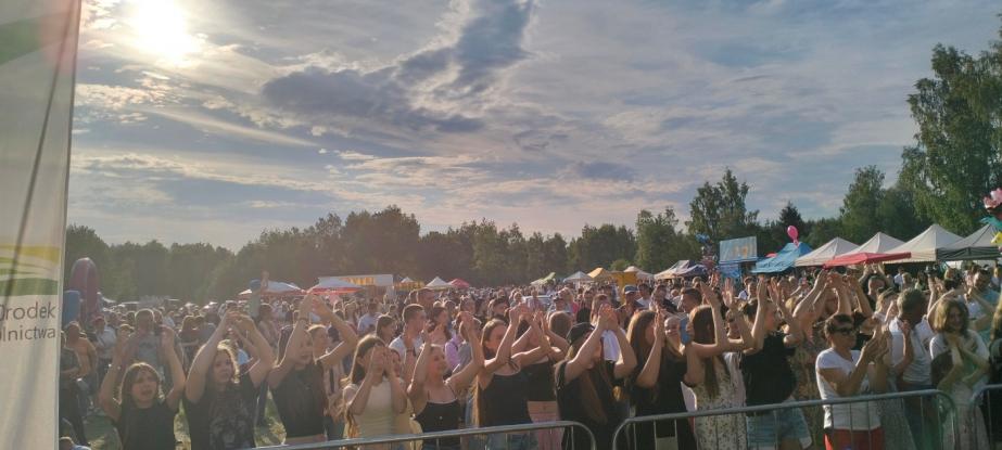 Festyn Rodzinny z Gminą Paprotnia przyciągnął tłumy mieszkańców