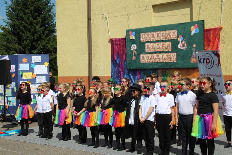 Cyrkowy Dzień Rodziny połączył mieszkańców Hadynowa